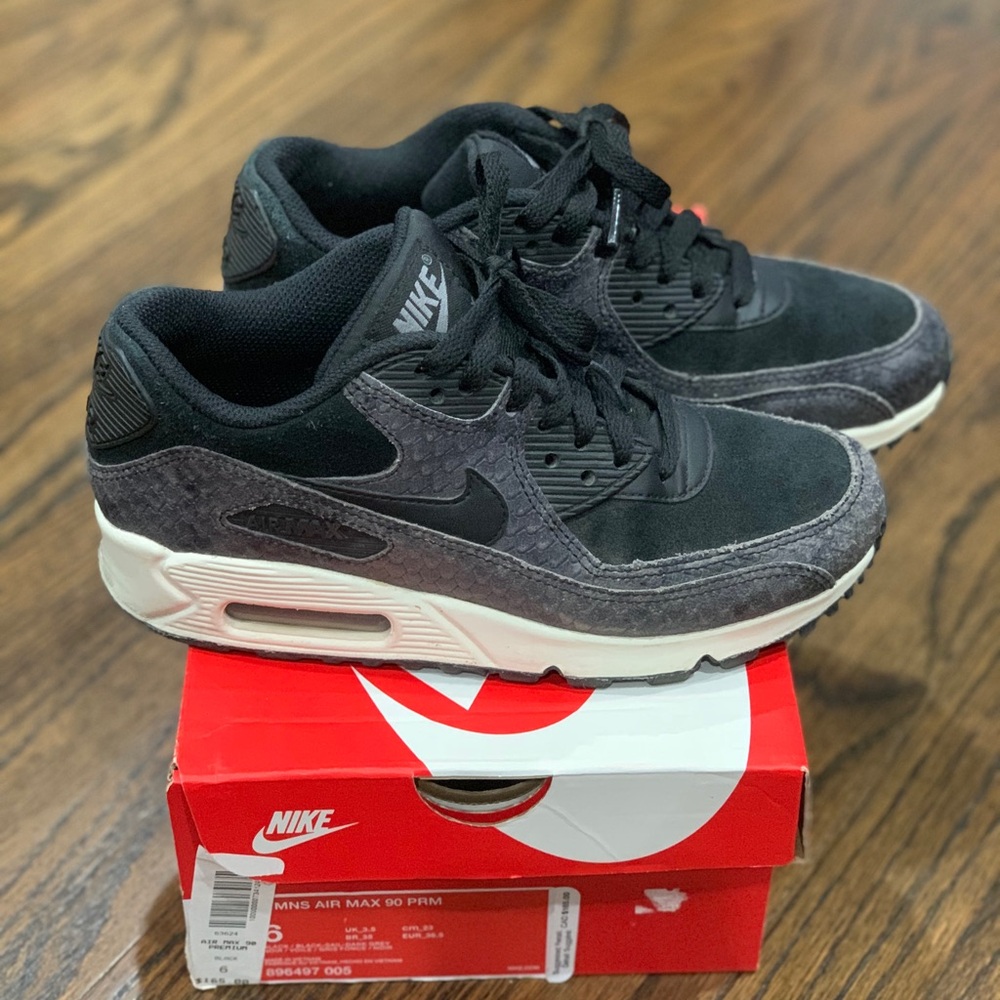Good Condition Nike Air Max 90 Premium Black Women’s Size 6
